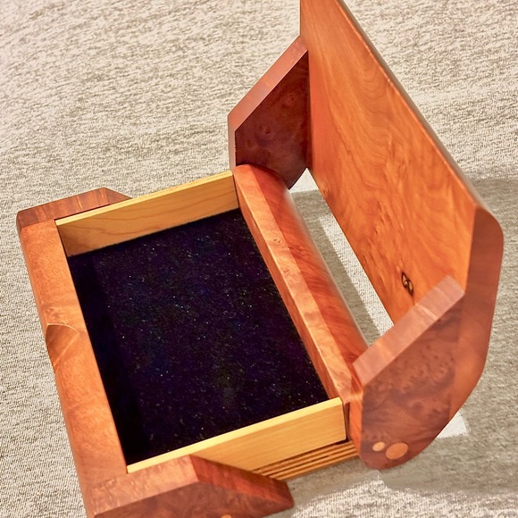 EXQUISITE Vintage 2005 “Ray Jones Woodcrafts” Trinket/Jewelry Box, Hand Made… - Picture 5 of 11